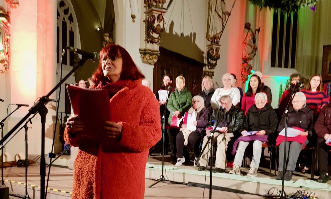 Christiane Vielgraf sang „Maria durch ein Dornwald ging“.