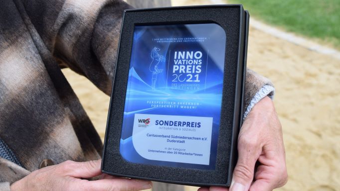 Der Sonderpreis wurde von der Sparkasse Göttingen gestiftet. | Foto: Broermann / Caritas