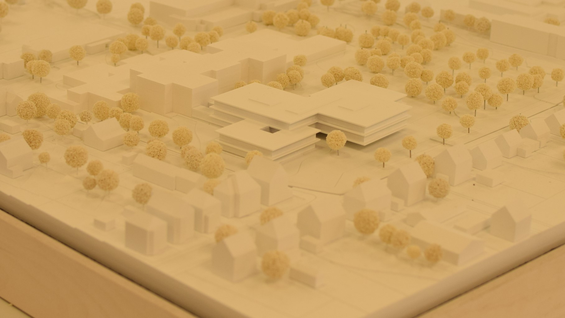 So soll es einmal aussehen, im Modell steht der Neubau schon. | Foto: Broermann / cps