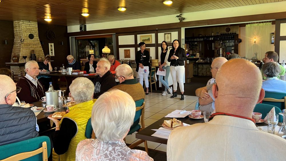 Informationen rund um das Thema „Pflege“ gaben (v.l.): Simone Lojda, Stefanie Jünemann und Angela Jakob.
