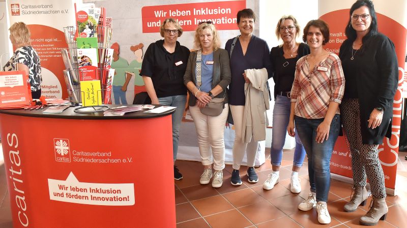 Das Team der Caritas Südniedersachsen freut sich auf interessierte Gäste. | Foto: Iris Blank / kpvd