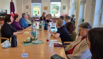 Während der Fastenzeit besuchte Propst Thomas Berkefeld die Caritas-Tagespflege Duderstadt. | Foto: Caritas